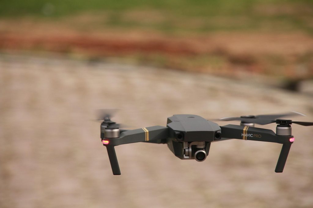 Дрон з камерою огляд хостингу для початківців зверху