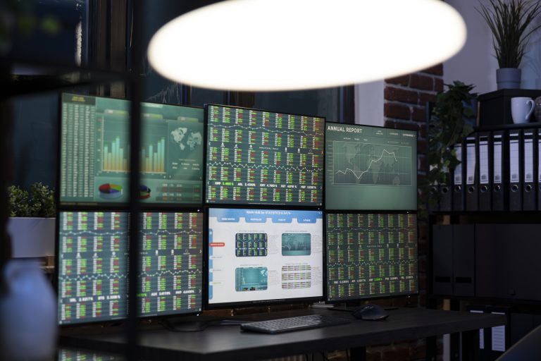 Множинні монітори для аналізу серверних логів на робочому місці