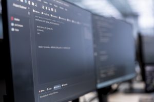 Сервери в дата-центрі для розміщення панелі керування хостингом