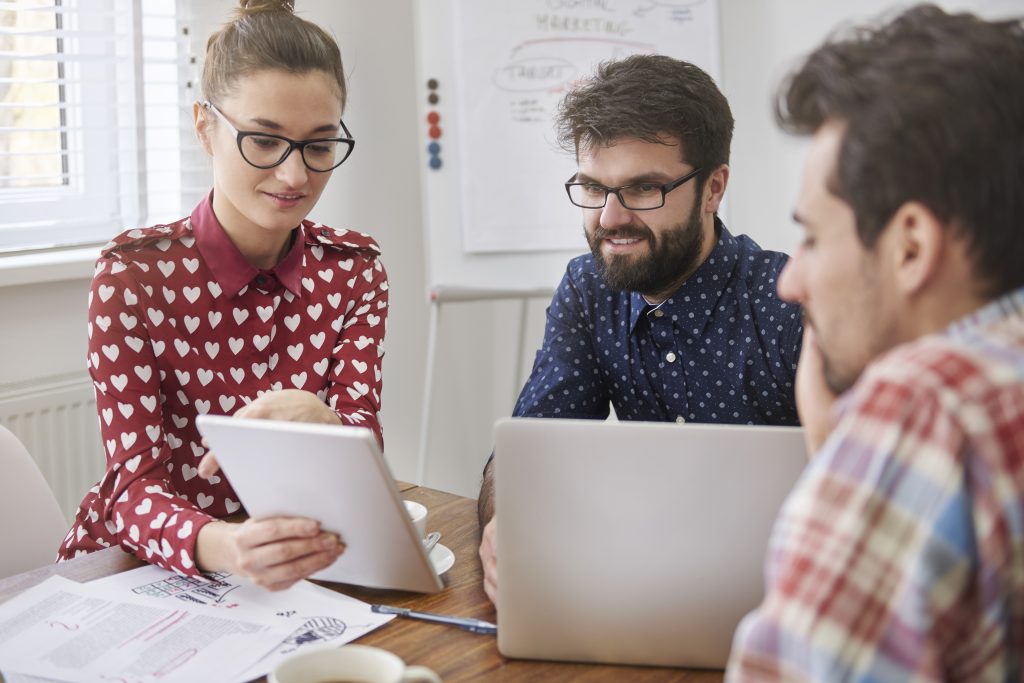 Команда стартапу обирає хостинг провайдера аналізуючи RTO RPO показники