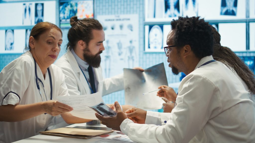 Спеціалісти обговорюють нішеві рішення як кейси власників хостингу для медичної сфери