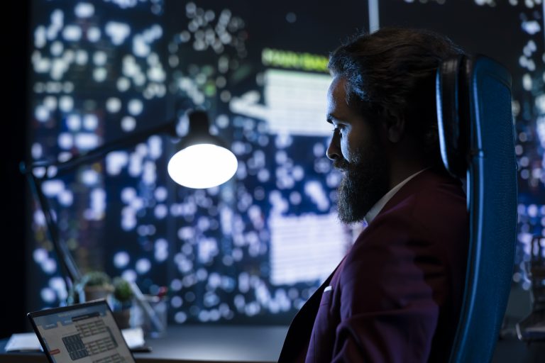 Адміністратор досліджує ринок хостингу щоб покращити SLA хостинг-провайдера