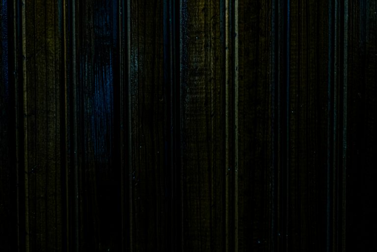 Дерев'яна текстура як фон для статті про ssh хостинг