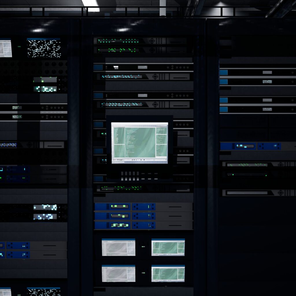 Серверна кімната з обладнанням для налаштування хостинг серверів з нуля