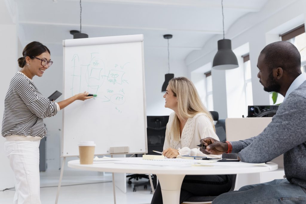 Команда обговорює кейси власників хостингу та managed послуги на нараді